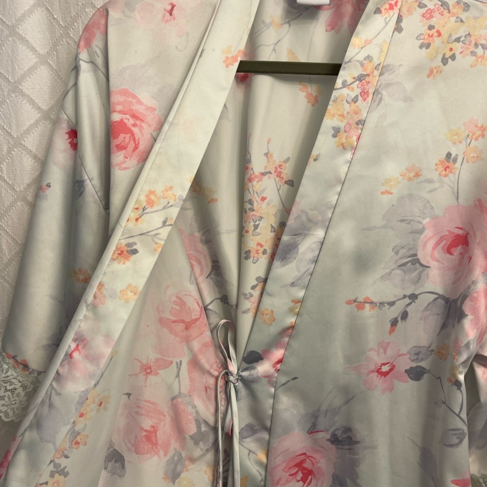 Apt 9 Floral Robe - Medium - Picture 3 of 4